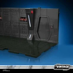 Hasbro MOFF GIDEON’S IMPERIAL LIGHT CRUISER HALLWAY VINTAGE COLLECTION STAR WARS 20 Hasbro MOFF GIDEON’S IMPERIAL LIGHT CRUISER HALLWAY VINTAGE COLLECTION STAR WARS -Frikanime Ventas MOFF GIDEONS IMPERIAL LIGHT CRUISER HALLWAY VINTAGE COLLECTION STAR WARS 5